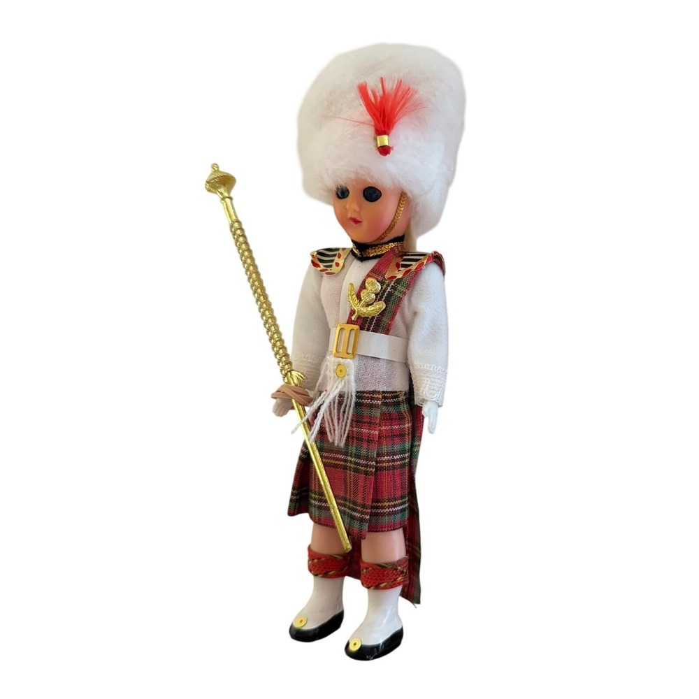 Vintage‎ Royal Scots Doll with White Bearskin 6.5" Figurine in Case